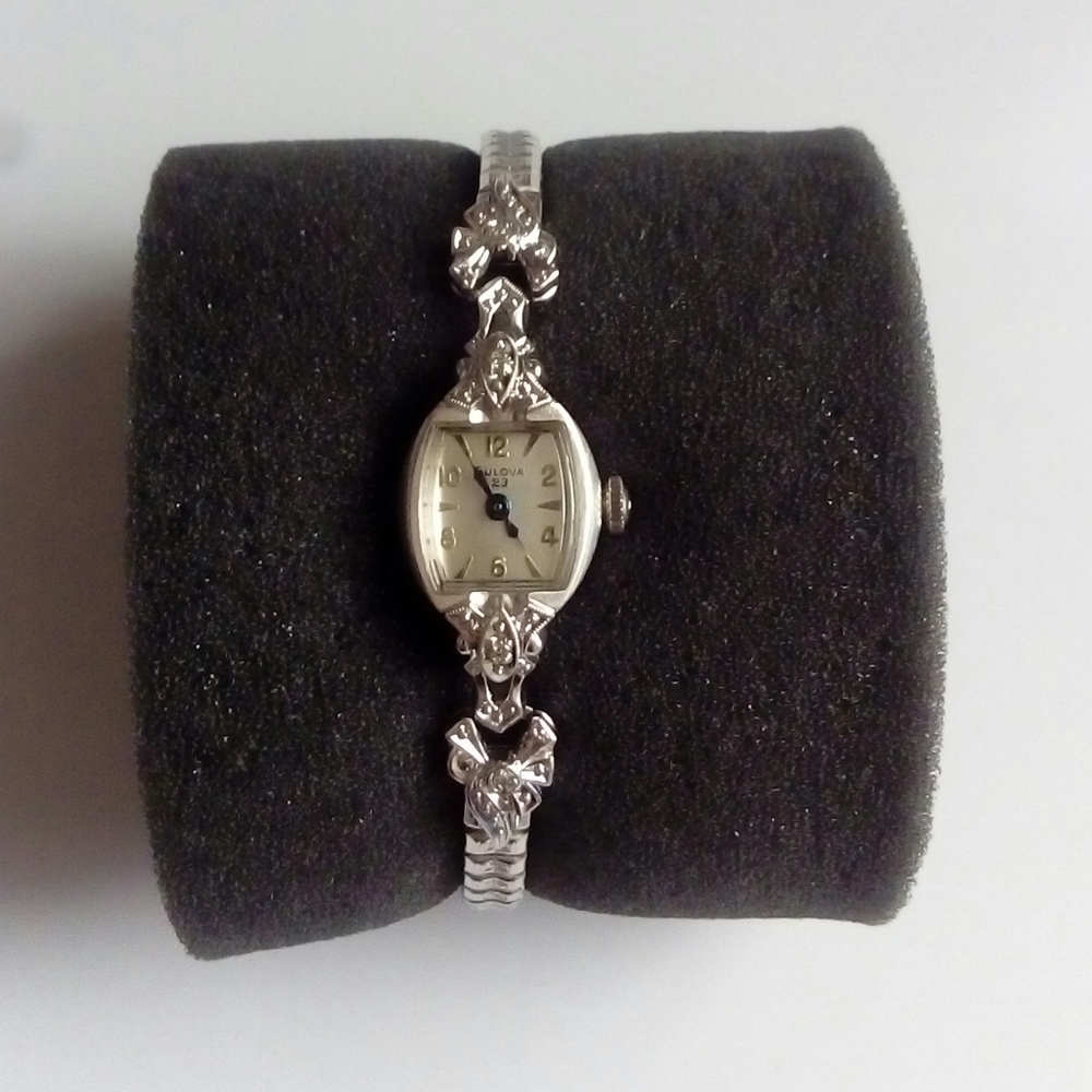 ⭐️ HOST PICK ⭐Bulova 23 Ladies Watch - Picture 2 of 5